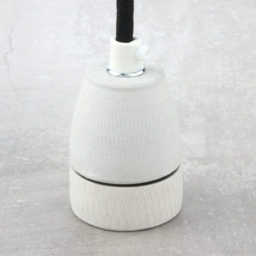 Porzellan-Fassung-matt-richtig-verkabeln-und-wieder-oeffnen-1-500x500