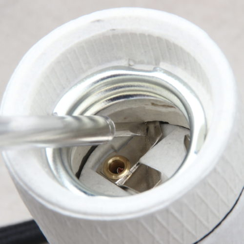 Porzellan-Fassung-matt-richtig-verkabeln-und-wieder-oeffnen_3-scaled-500x500