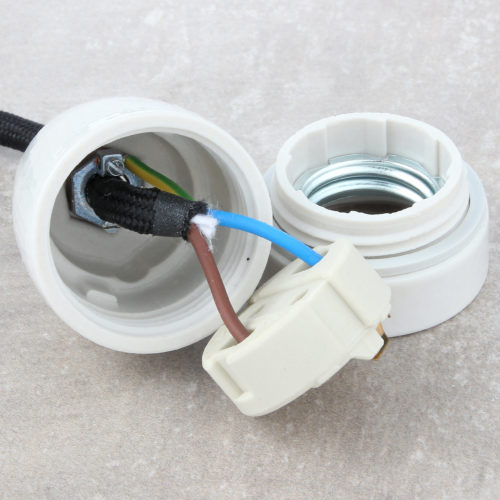 Porzellan-Fassung-richtig-verkabeln-und-wieder-oeffnen_2-scaled-500x500