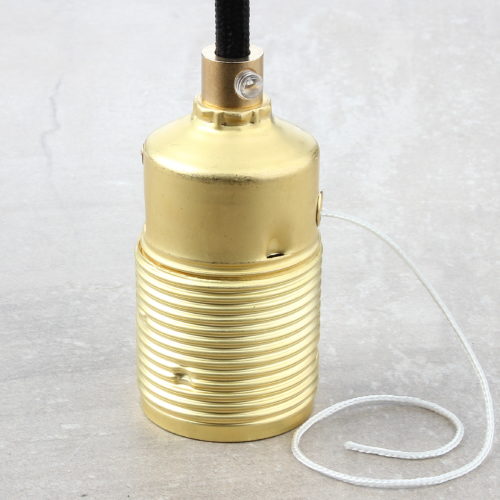 Zugschalter-Fassung-richtig-verkabeln-und-wieder-oeffnen_1-500x500