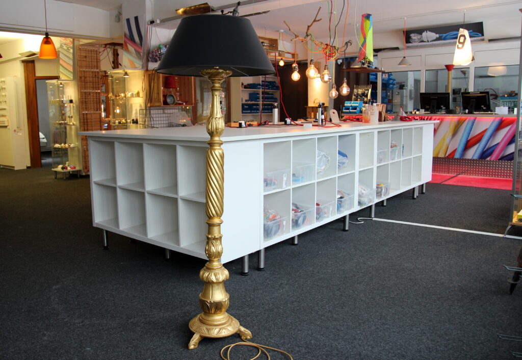 Textilkabel für Stehlampe konfektioniert | Lampenreparatur Hamburg